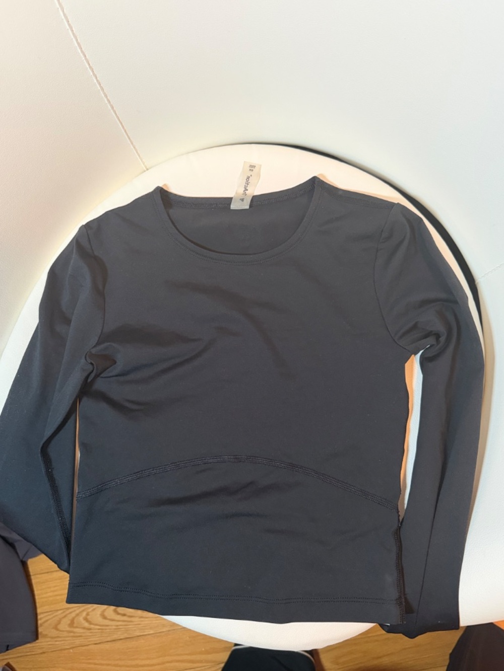 Workout top - Picture 4 of 4